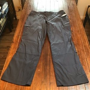 DULUTH TRADING COMPANY WOMENS DRY ON THE FLY BOOTCUT CARGO PANT - INK COLOR